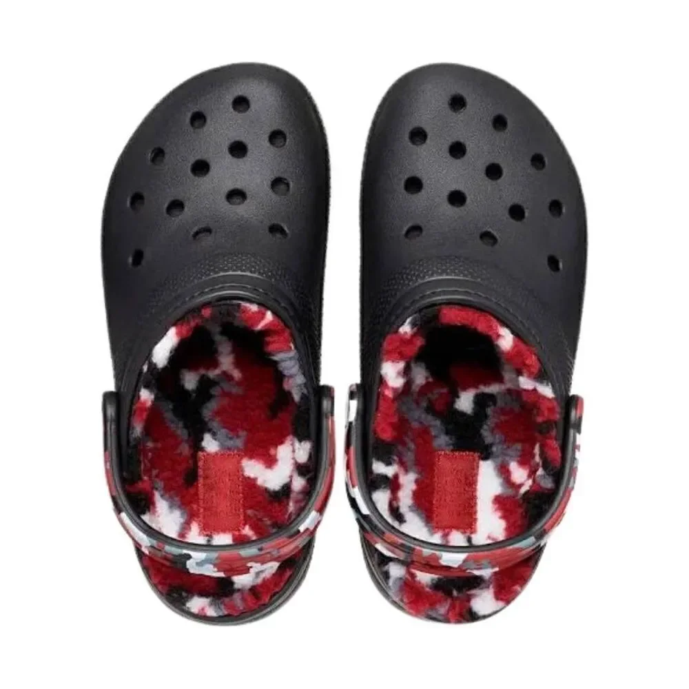 CROCS adult CLASSIC FUZZ-LINED CAMO - BLACK/RED